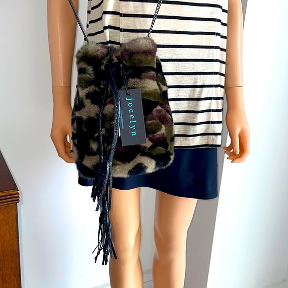 BNW JOCELYN CAMOUFLAGE RABBIT FUR BUCKET PURSE - Picture 1 of 7